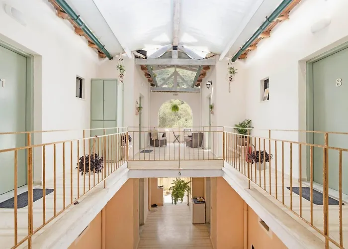 Tune Inn Activity Guesthouse- Over 24\'S